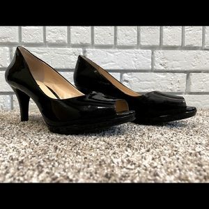 Black patent leather peep toe Alex Marie heels
